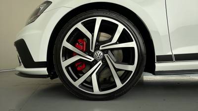 2016 VOLKSWAGEN GOLF gallery