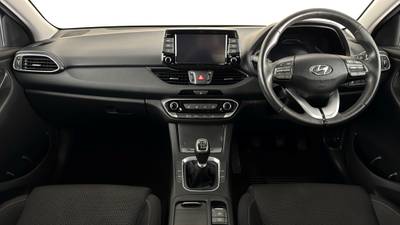 2021 HYUNDAI I30 interior