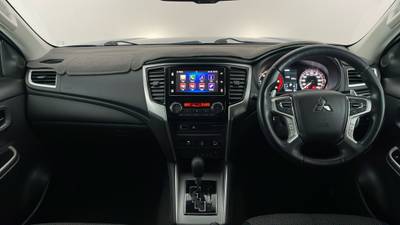 2020 MITSUBISHI TRITON interior