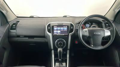2018 ISUZU MU-X interior