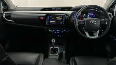 2018 TOYOTA HILUX interior