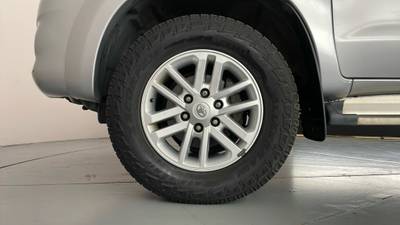 2015 TOYOTA HILUX gallery