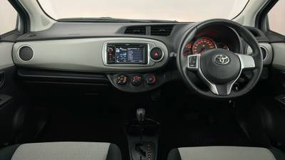 2013 TOYOTA YARIS interior