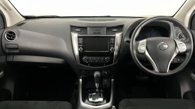 2020 NISSAN NAVARA interior