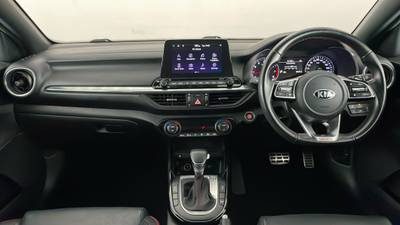 2019 KIA CERATO interior