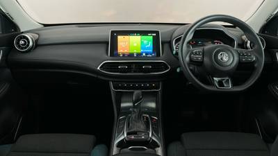 2021 MG HS interior