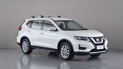 2018 NISSAN X-TRAIL interior