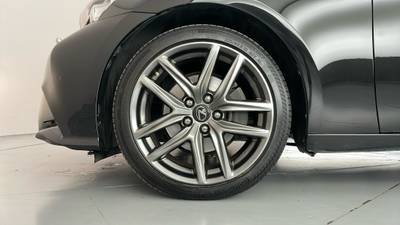 2015 Lexus IS300h gallery