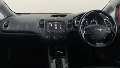 2018 KIA CERATO interior