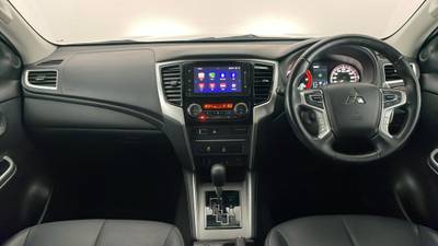 2022 MITSUBISHI TRITON interior