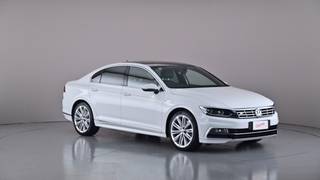 2017 VOLKSWAGEN PASSAT