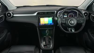 2020 MG ZST interior