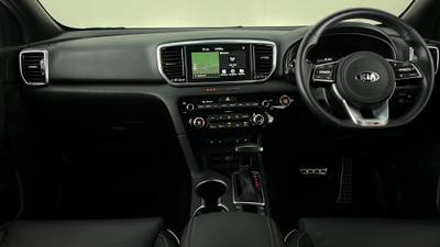 2020 KIA SPORTAGE interior