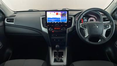 2023 MITSUBISHI TRITON interior