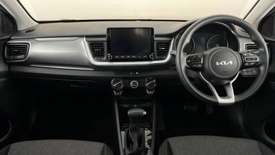 2021 KIA STONIC interior