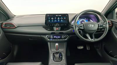 2020 HYUNDAI I30 interior
