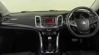 2013 HOLDEN COMMODORE interior