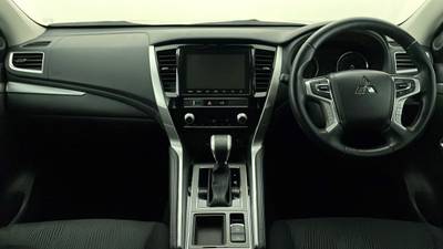 2022 MITSUBISHI PAJERO SPORT interior