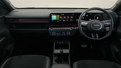 2023 HYUNDAI KONA interior