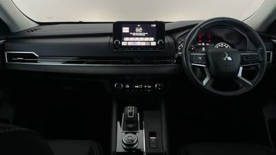 2022 Mitsubishi Outlander interior