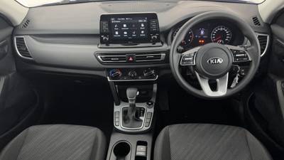 2019 KIA SELTOS interior