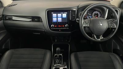 2021 Mitsubishi Outlander interior