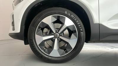 2022 VOLVO XC40 gallery