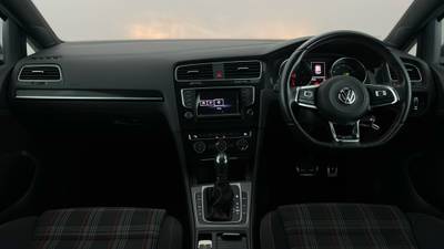 2015 VOLKSWAGEN GOLF interior