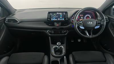 2019 HYUNDAI I30 interior