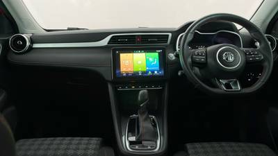 2022 MG ZST interior