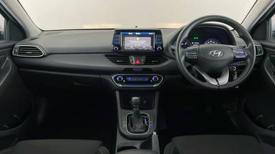 2017 HYUNDAI I30 interior