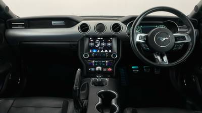 2018 FORD MUSTANG interior
