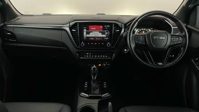 2024 ISUZU D-MAX interior