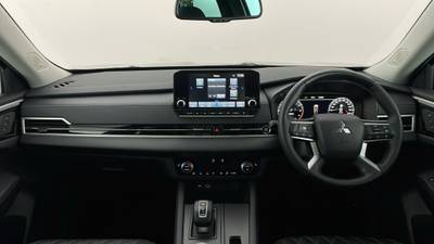 2023 MITSUBISHI OUTLANDER interior