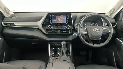 2021 TOYOTA KLUGER interior