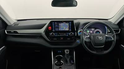 2021 TOYOTA KLUGER interior