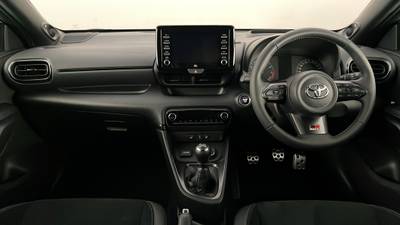 2021 TOYOTA YARIS interior