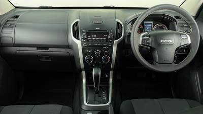 2015 ISUZU D-MAX interior