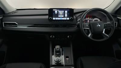 2022 MITSUBISHI OUTLANDER interior