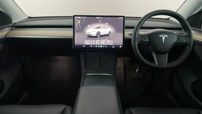 2022 TESLA MODEL Y interior