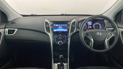 2016 HYUNDAI I30 interior