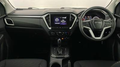 2022 ISUZU D-MAX interior