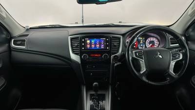2020 MITSUBISHI TRITON interior