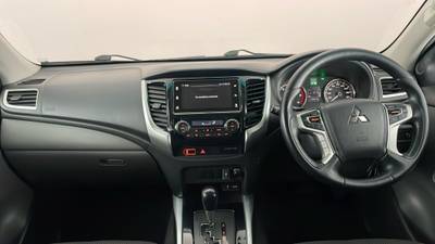 2016 MITSUBISHI TRITON interior