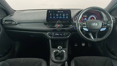 2022 HYUNDAI I30 interior