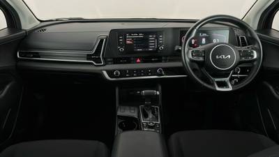 2022 KIA SPORTAGE interior