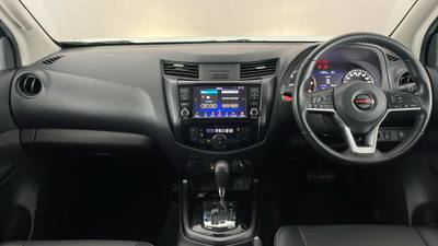 2021 NISSAN NAVARA interior