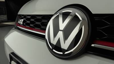 2018 VOLKSWAGEN GOLF imperfections