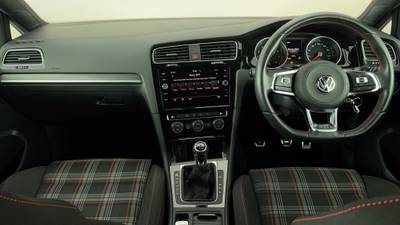 2018 VOLKSWAGEN GOLF interior