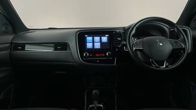 2020 Mitsubishi Outlander interior